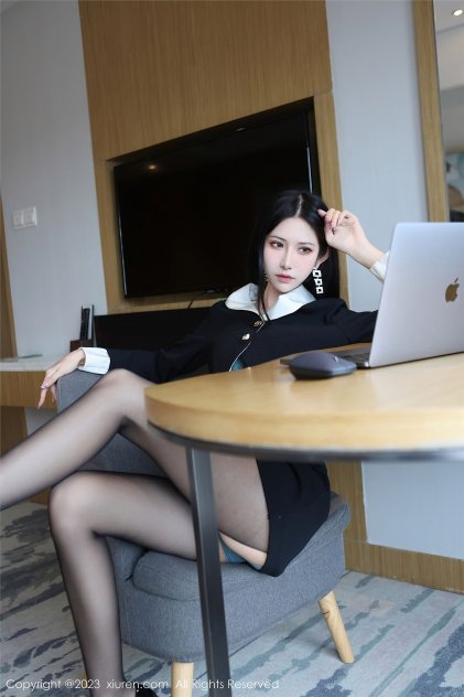 免费观看不卡超碰av海报