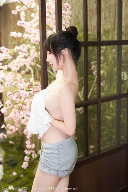 春意福利午夜海报